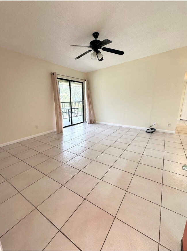 Photo - 15484 Lakes of Delray Blvd Unidad 201
