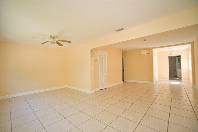 Photo - 412 SW 13th St