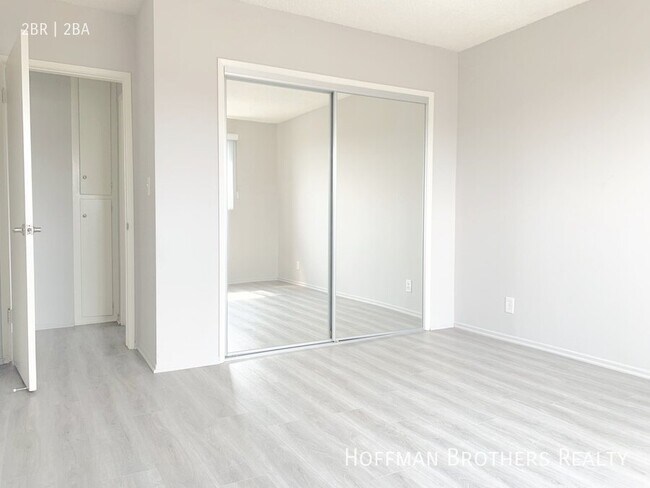 1640 Barry Ave Unit 4