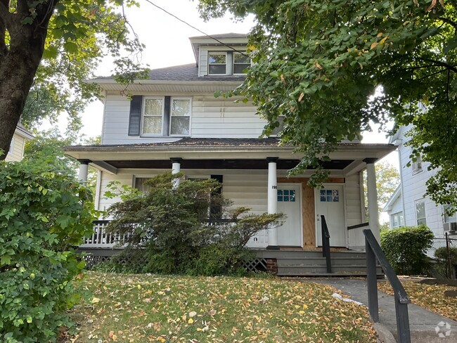 Building Photo - 190 Franklin Ave Rental