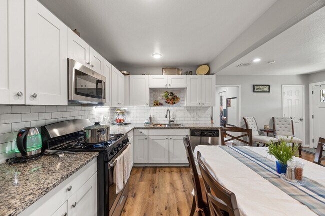 Photo - 1211 Trimm Ave
