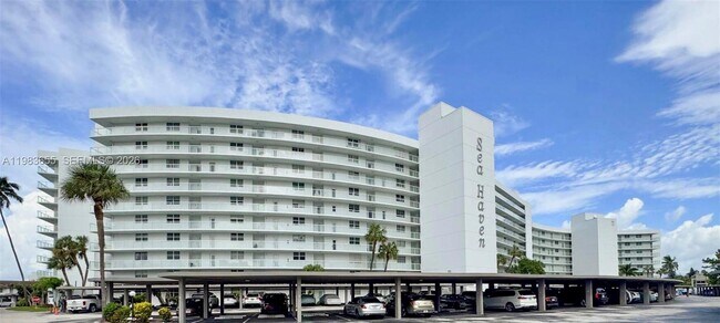 Photo - 2731 NE 14th Street Causeway Unidad 335