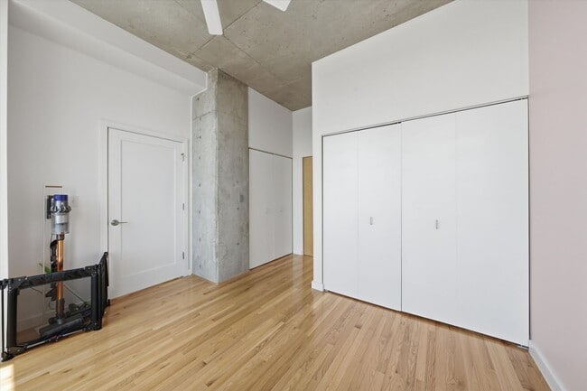 Photo - South Loop Condo 2BR + Garage Parking Included
