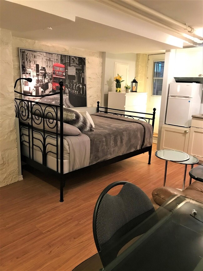 Building Photo - 314 Frank St Unit C