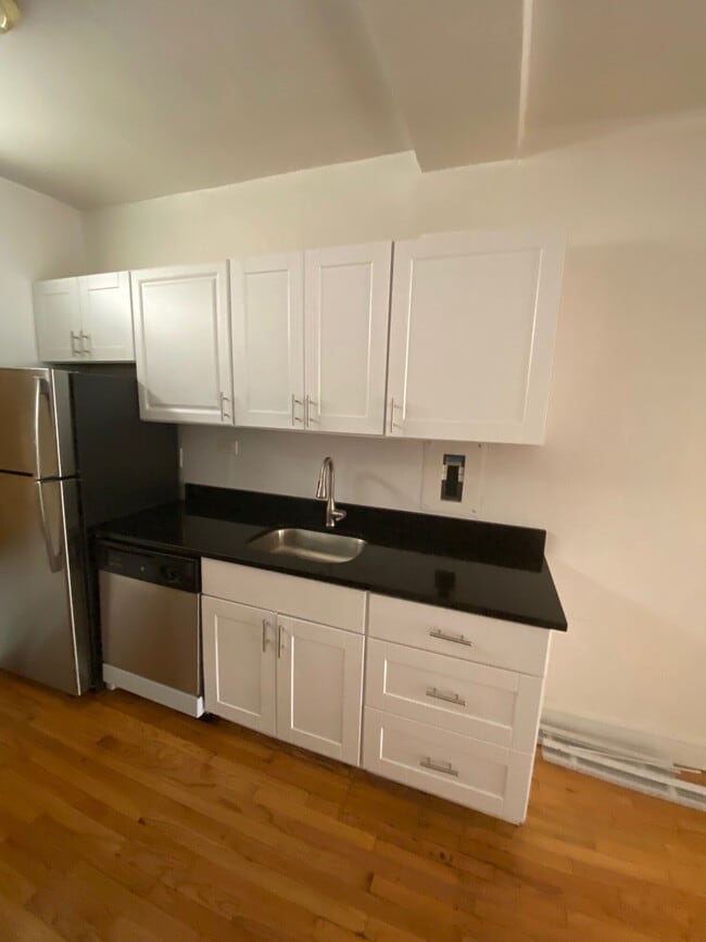 Photo - 909 Elmwood Ave Unit F2
