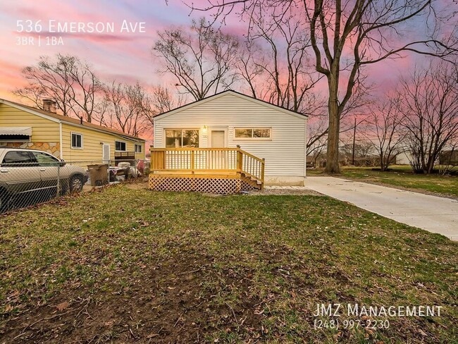 Building Photo - 536 Emerson Ave