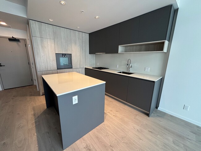 Photo - 1111-6808 Minoru Boulevard Unit 1111