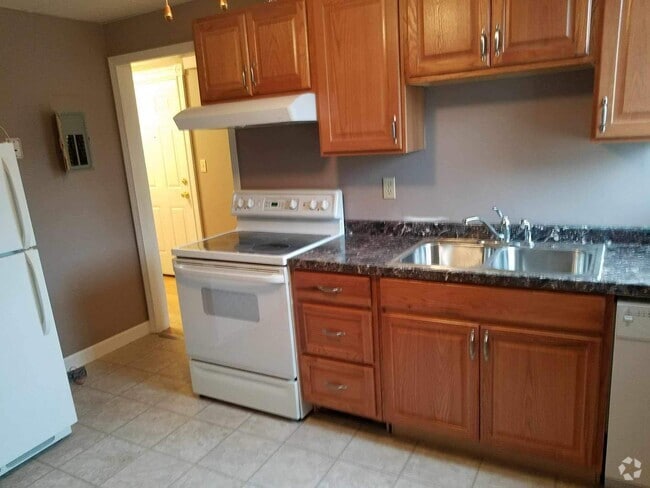 Building Photo - 94 1st St Unit 94 first st. Lowell MA Rental