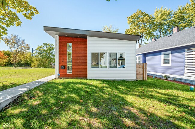 Building Photo - 318 N Tacoma Ave