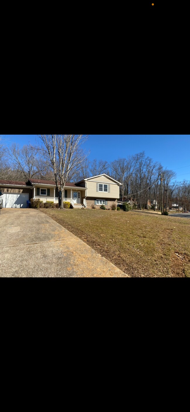Photo - 8002 Greenwillow Ct SE