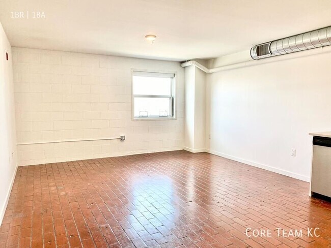 Photo - 1180 E 30th St Unit 213