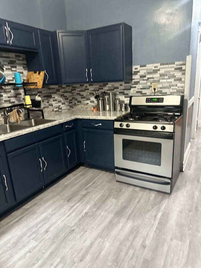 Building Photo - 6219 S Wood St Unit 1 and 2 Rental