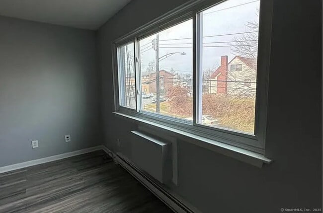 Photo - 860 Wood Ave Unit 5