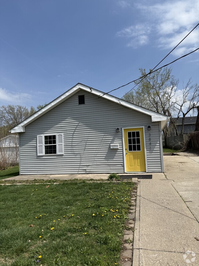 Building Photo - 3841 54th St Rental