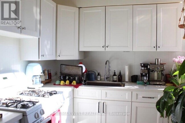 Photo - 404 Concord Ave