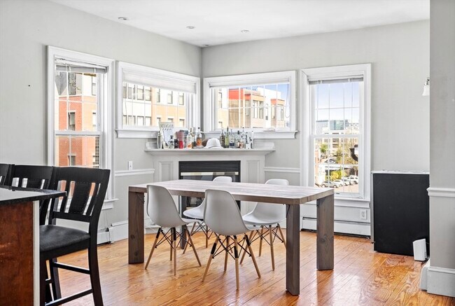 Photo - 614 E 3rd St Unit 3