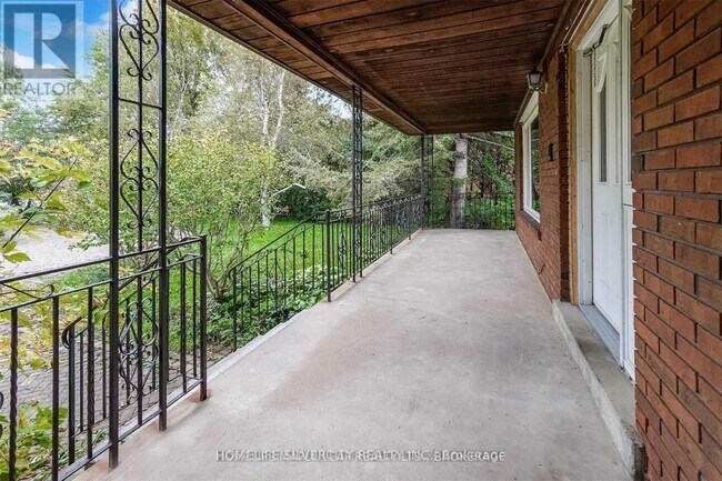 Photo - 4395 Castlemore Rd