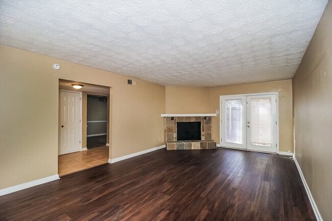 Photo - 972 Pine Hollow Rd