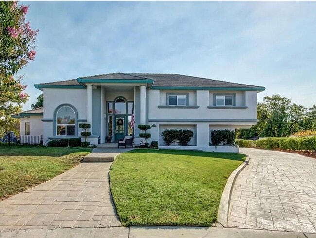 Photo - 4 Bedroom, 3 Bath Home in Ridgemark Golf & Country Club