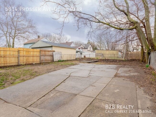 Photo - 5814 Prosser Ave