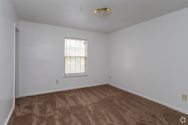 2BR, 2BA - 860SF