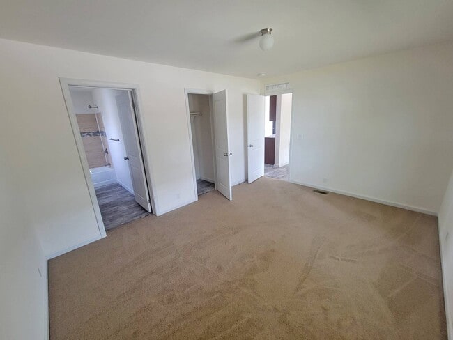 Photo - 509 E Sullivan St