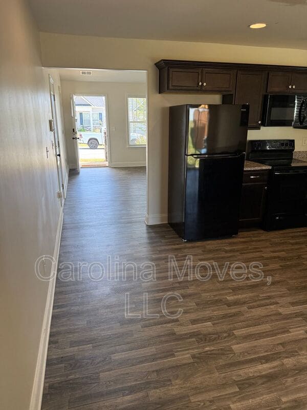 Photo - 1154 Wanley Way