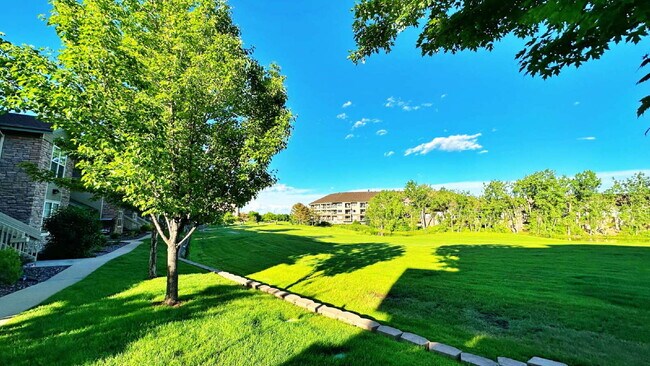 Fantastic Condo 2 Bed 2 Bath with Attached Garage in Littleton.