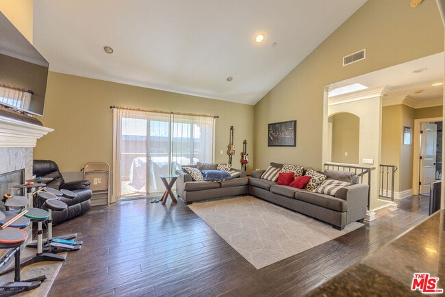 Photo - 1912 Vanderbilt Ln Unidad C
