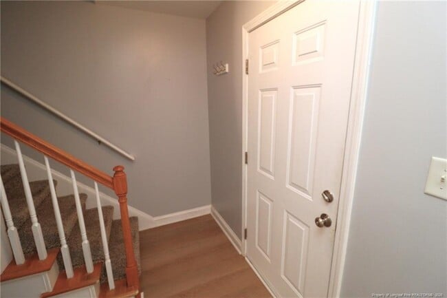 410 Whitehall Ct