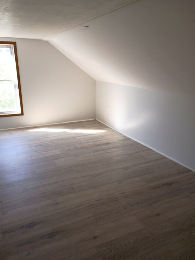 Photo - 433 Ferndale Ave Apartamentos