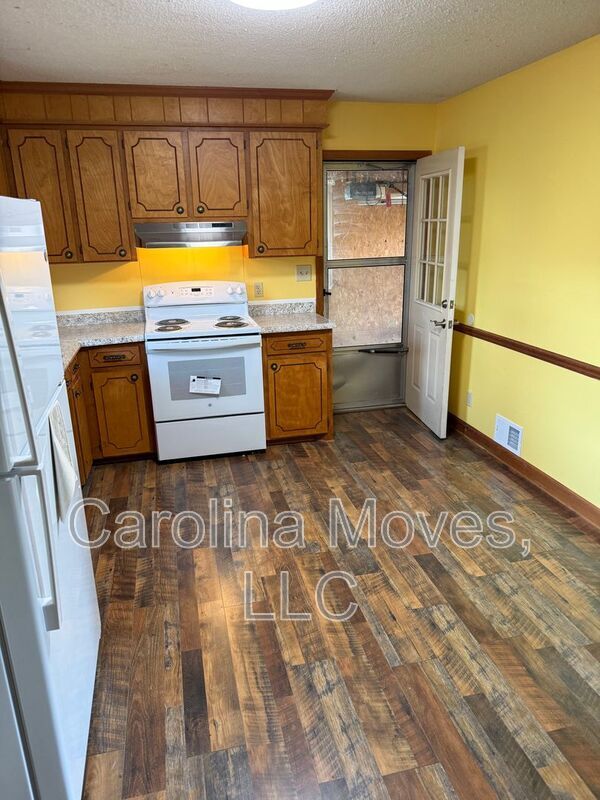 Photo - 575 Mt Lebanon Rd