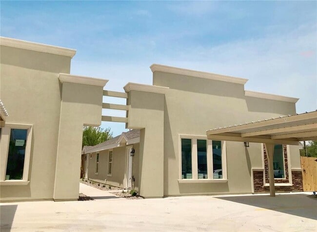 Building Photo - 7 Taxco Ct Unit 1