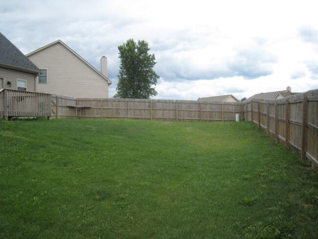 Building Photo - 3 bedroom/2 bath Home GREAT location!!! Available 9/1/2026!!