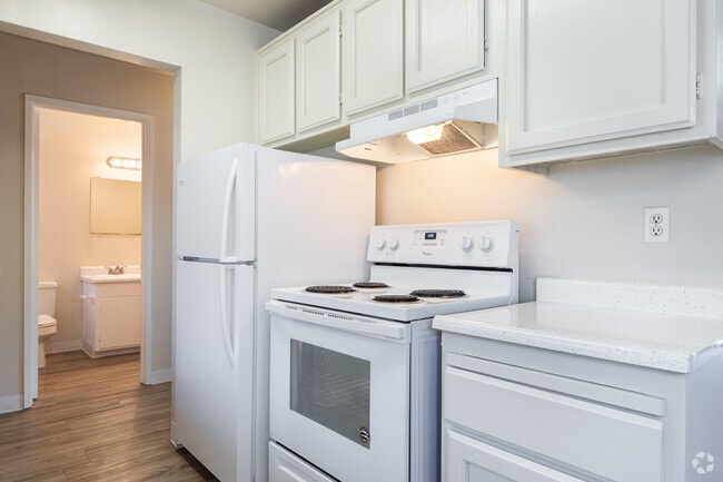 1BR, 1BA- 650SF