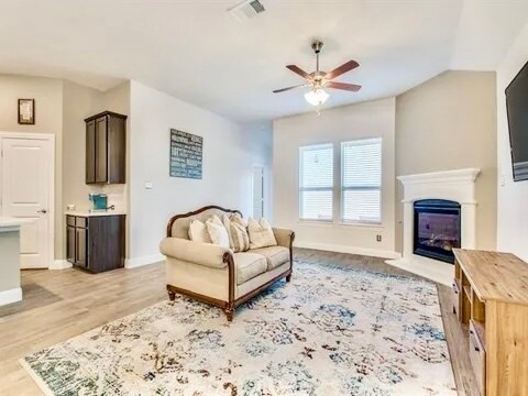 Photo - 11001 Blaze St