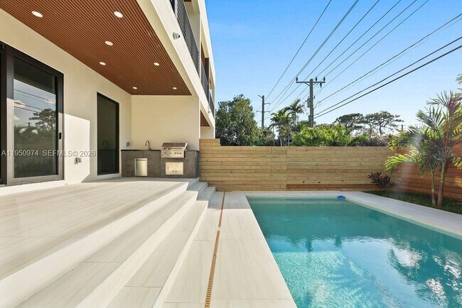 Photo - 1321 NE 13th Ave