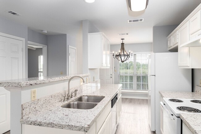 Photo - College Station home with stalls and arena on site!