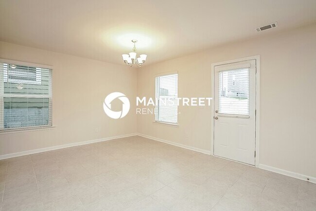 Photo - 4 Bedroom Pet-Friendly Home in La Vergne, TN with Main Street Renewal