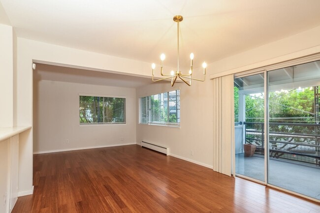 Photo - 2 Bedroom Condo in Highly Desirable Richmond Marina Bay! Unit 212