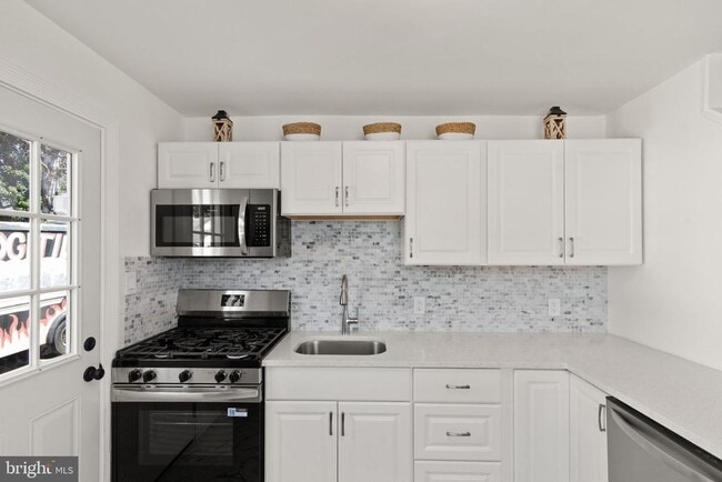 Photo - 8723 Lackawanna Ave