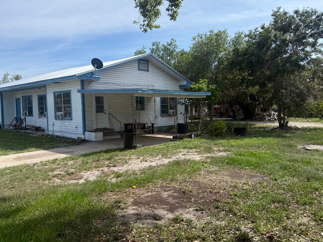 Photo - 719 N Lee Ave Unit Labellle Properties