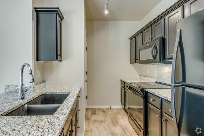 2 BR, 2 BA - 1,254SF