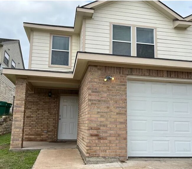 Photo - 719 Claremont Pky