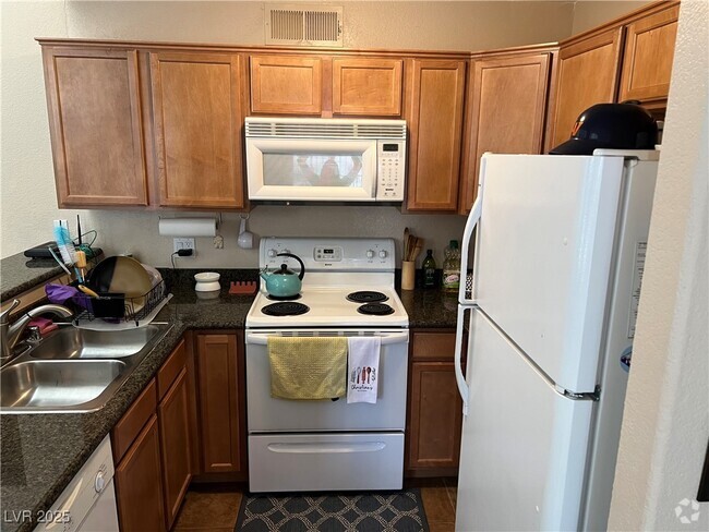 Building Photo - 9325 W Desert Inn Rd Unit 226 Rental