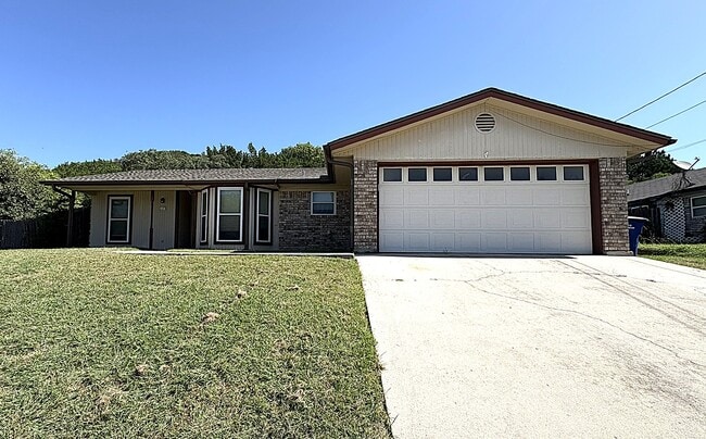 Building Photo - 2403 Phyllis Dr Rental