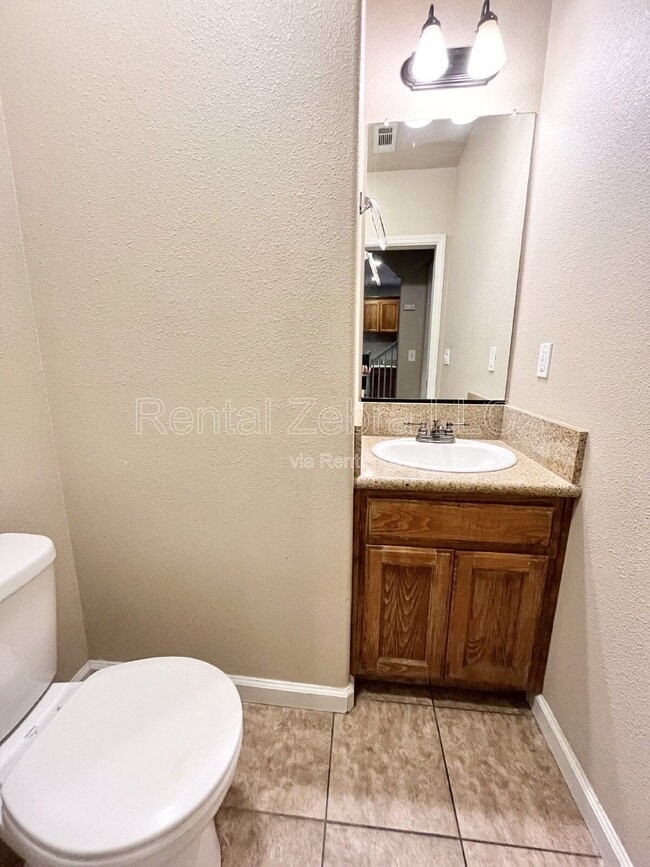 Photo - 308 Olive Way