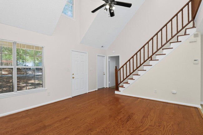 Photo - 7116 Markway Dr