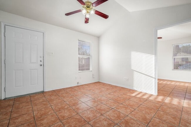 Photo - 212 Bynum Ave Unidad 2