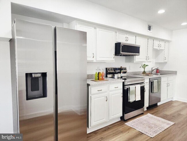 Building Photo - 3815 Monte Vista Pl Unit 98E